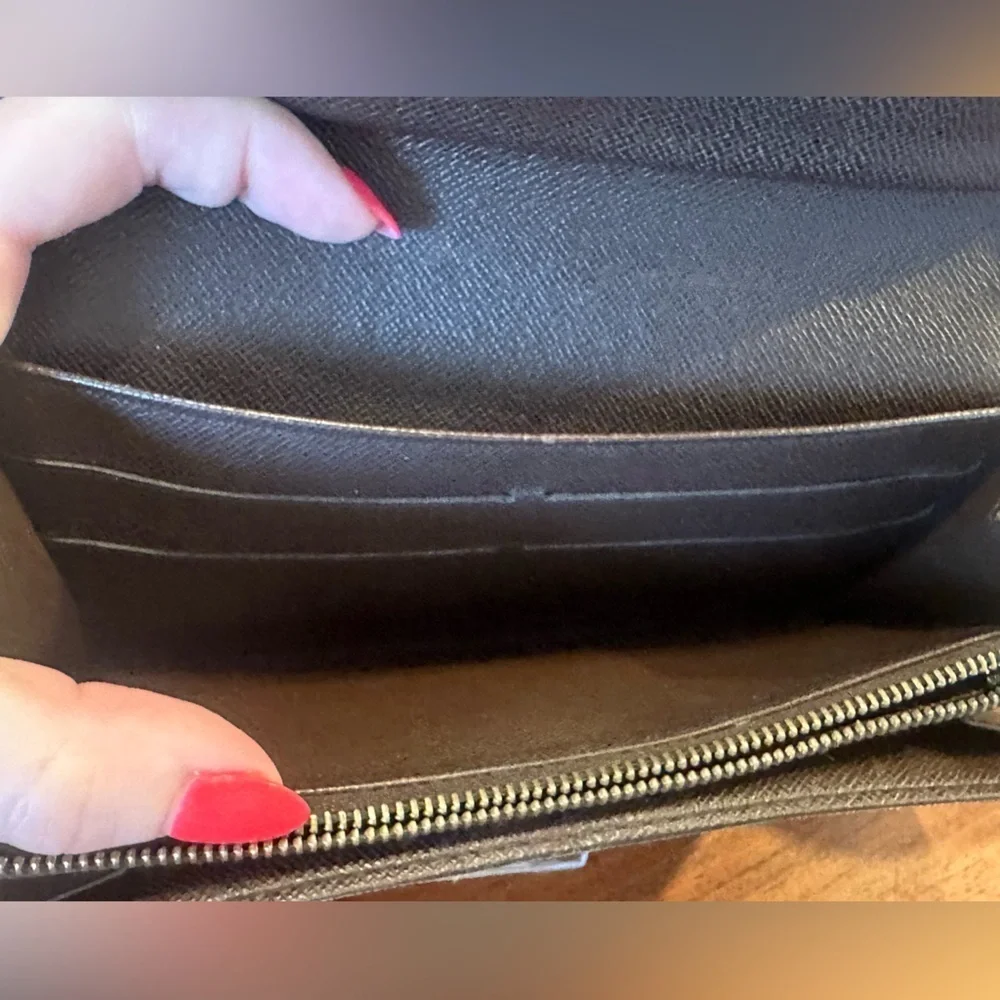 Authentic Louis Vuitton Damier Sarah Wallet